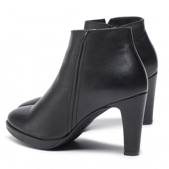 Gabor, med hæl, sort, klassisk støvlette – Schou Bertelsen Sko