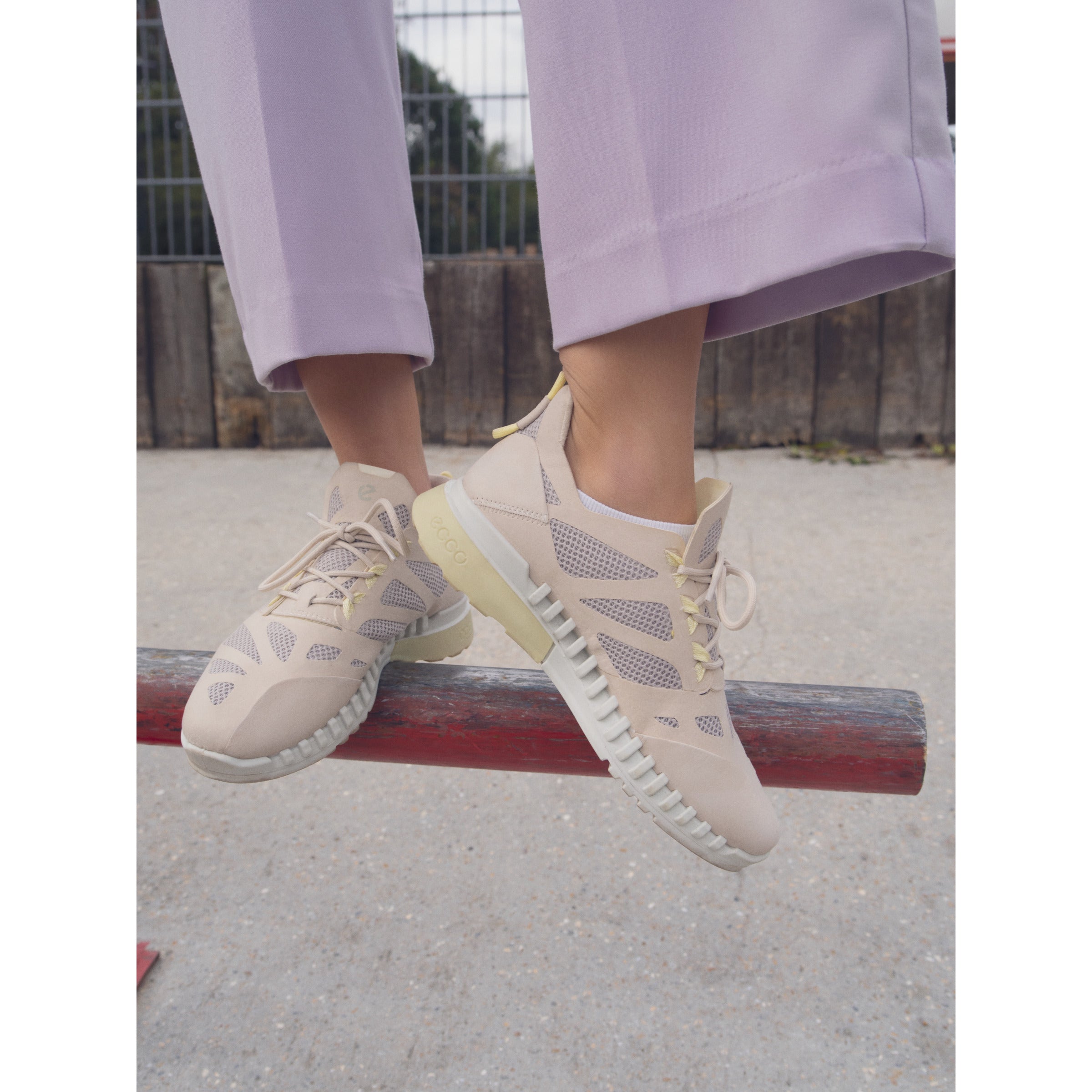 Ecco deals flex web